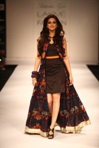 sonali bendre wearing Swati modo at lfw sonali bendre wearing Swati modo at lfw