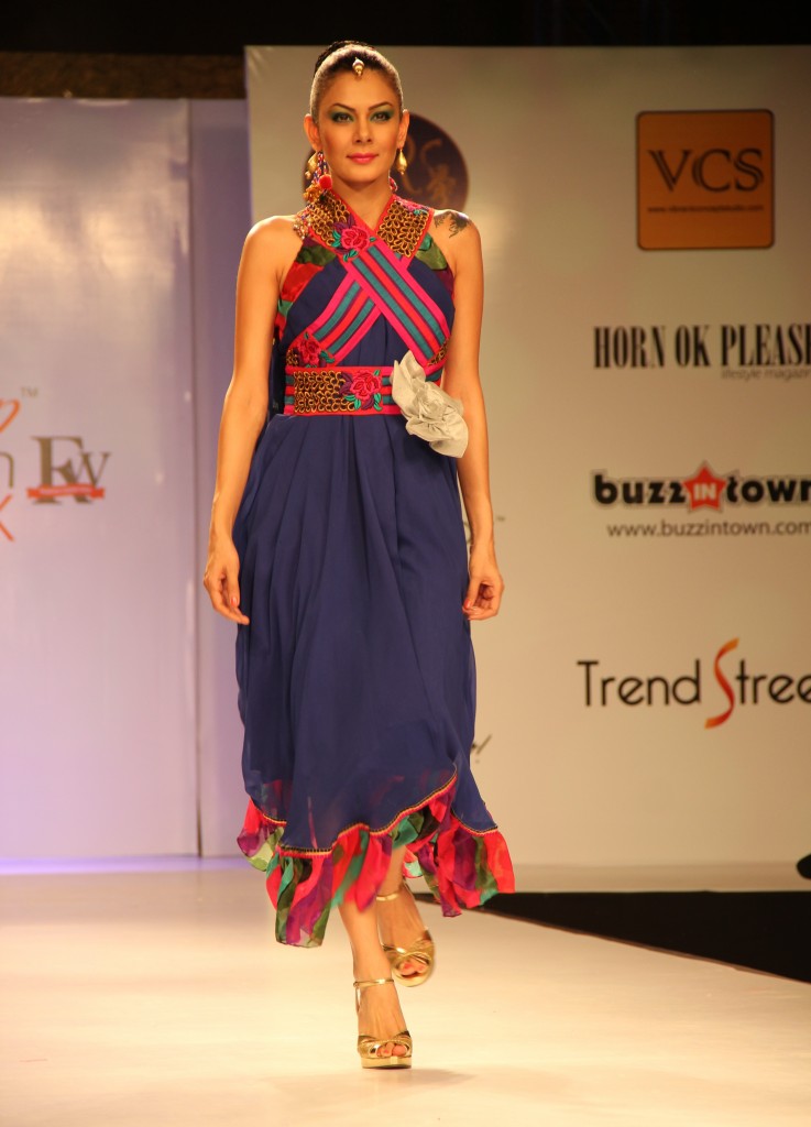 Model Wearing Poonam Patel Model Wearing Poonam Patel