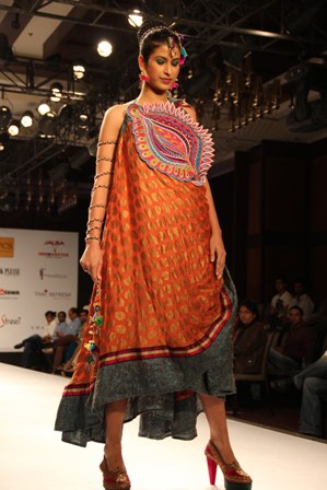 Model Wearing Swati Modo & Poonam Patel Model Wearing Swati Modo & Poonam Patel