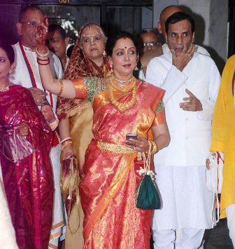 hema malini at esha deol wedding hema malini at esha deol wedding