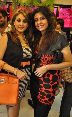 Meenakshi Dutt & Salloli Kumar Meenakshi Dutt & Salloli Kumar