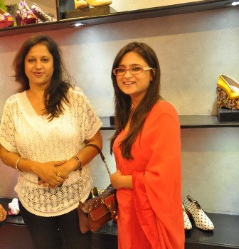 Social Activist and Writer - Aruna Mukim with Swati Mehrotra Social Activist and Writer - Aruna Mukim with Swati Mehrotra