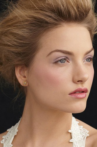 How To Keep Makeup How To Keep Makeup